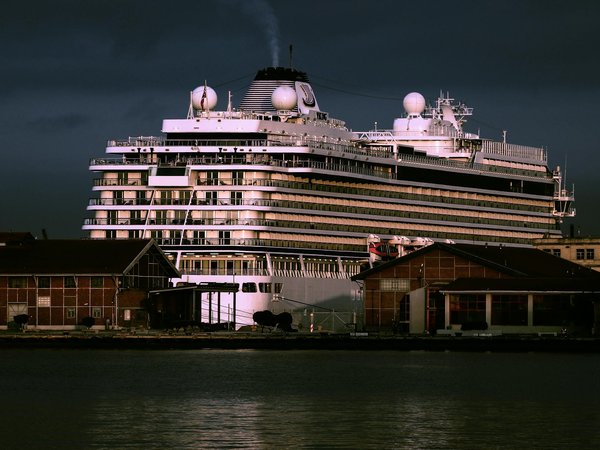 Comment découvrir les marchés flottants en Thaïlande de manière authentique?